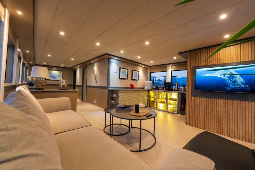 trawler-albatros-explorer-1006