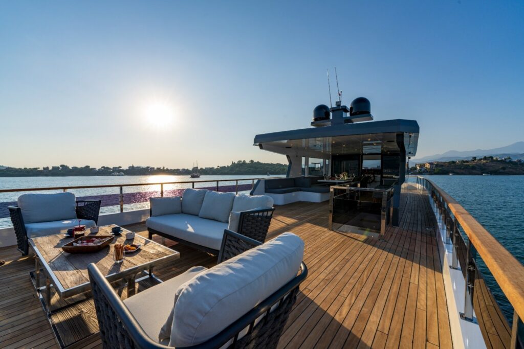trawler-albatros-explorer-3545