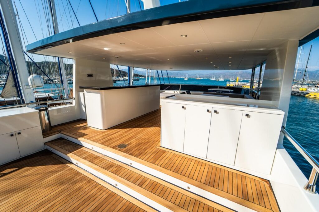 trawler-beluga (11)